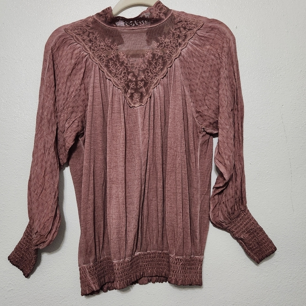 Gimmicks by BKE Top